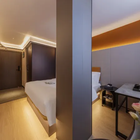 YUEGUI Yuegui Hotel (Tongren Dejiang Wuling Middle Road)