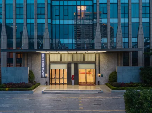 Yuyue SUPER E-Sports Hotel (Shenzhen Tian'an Cloud Valley Huawei Base)