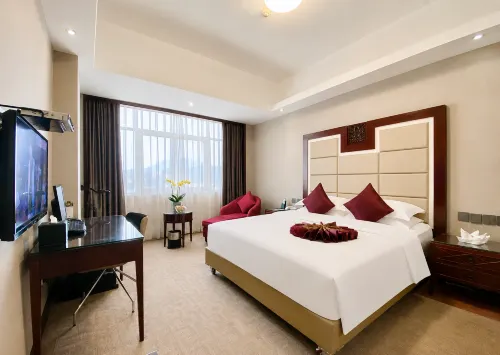 Overseas Chinese Hotel - parkir
