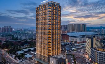 Days Hotel by Wyndham Jilin Railway Station