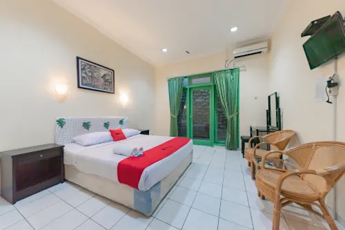 RedDoorz @ Jalan R.E. Martadinata Sukabumi - 2 Yıldız