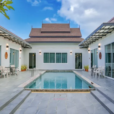 Phuket La Siesta Отели рядом с достопримечательностью «Мыс Промхтеп»