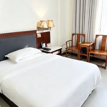 Maoming Mingxuan Hotel (Maoming High-speed Railway Station Nanyue Wenchuang Street Branch)