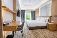 Harmoni One Convention Hotel and Service Apartments - Kolam Renang