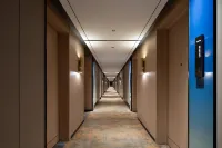 Xingyuetong E-Sports Hotel - Parkplatz