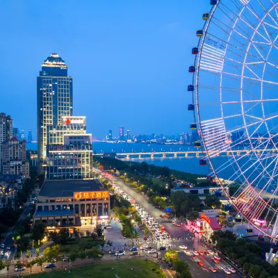 Orange Hotel (Nanchang Honggu Beach Vientiane City Store) Hotels near Star of Nanchang Ferris Wheel