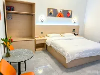 Zhonxin Business Hotel - parking