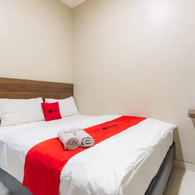 RedDoorz Near Taman Palem โรงแรมใกล้มอล ทาแมน พาเลม