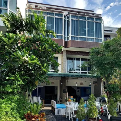 Baan Oui guest house Nai harn - بيوت ضيافة