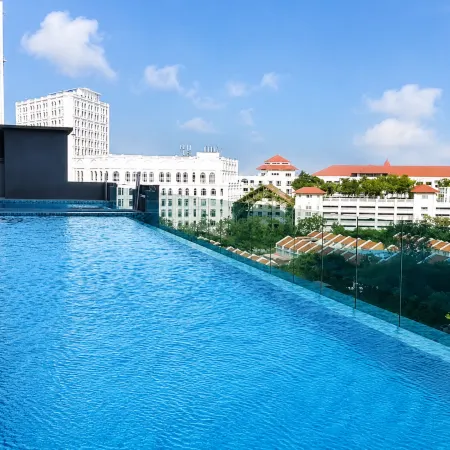 High Floor Seaview 3BR for 10 | Bathtub Gurney