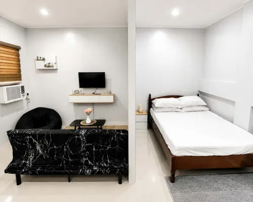 ALM Home Studio - Bed and Breakfasts