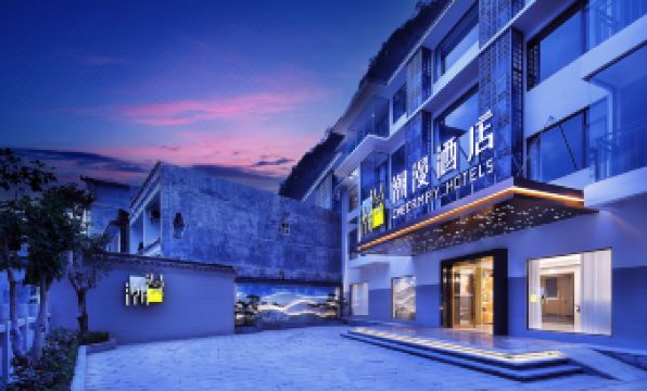 CHEERMAY Hotel (Yangshuo Shili Gallery Yulong River)