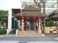 Cosy Beach Hotel Pattaya Hotels near Phra Tamnak Mountain Viewpoint