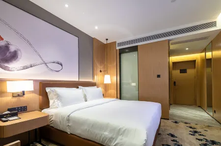 Soxiang Hotel SHotel (Huaiji Pedestrian Street) Отели рядом с достопримечательностью «Wenchang College»