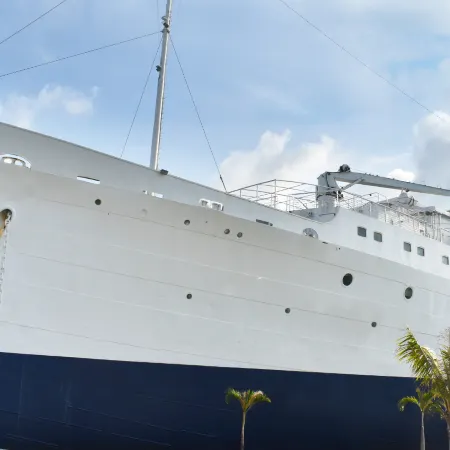 Doulos Phos The Ship Hotel
