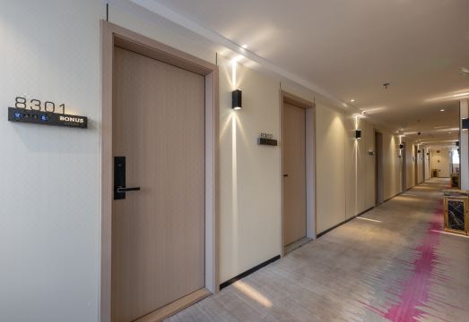 보너스 호텔 외관 이미지