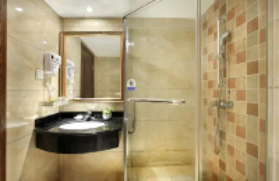 Jinyi Holiday Hotel (Guilin Railway Station South Zhongshan Road)