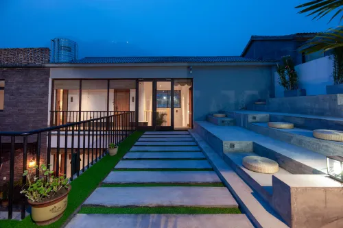 Yuntai Mountain Plain House - parcheggio