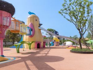 Flying Bird Tribe Family Resort