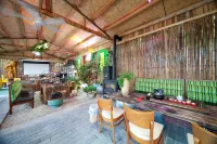 Quiet Residence Hotels in Guixi