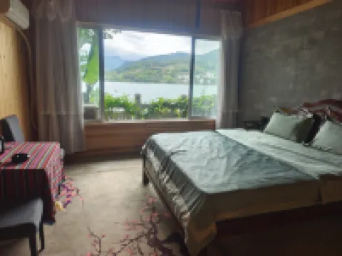 Shanju Lake View Inn