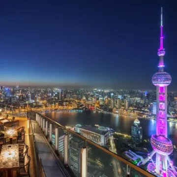 The Ritz-Carlton Shanghai, Pudong Отели рядом с достопримечательностью «Телебашня «Восточная жемчужина»»