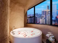 Qianhe Zhixuan High-View Hotel (Jiefangbei Hongyadong) Hotels in der Nähe von Hongya-Höhle
