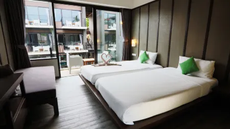 La Lune Beach Resort Отели рядом с достопримечательностью «Ao Thian»