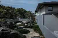 EOSO Hotel