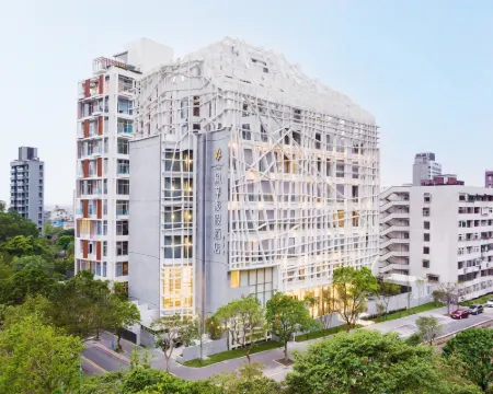 โอเรียนท์ ลักชัวรี โฮเทล - เจียว ซี โรงแรมในอี๋หลาน