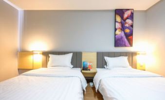 7 Days Hotel (Nanchang Bayi Square Ding Road North Subway Station) - Housity
