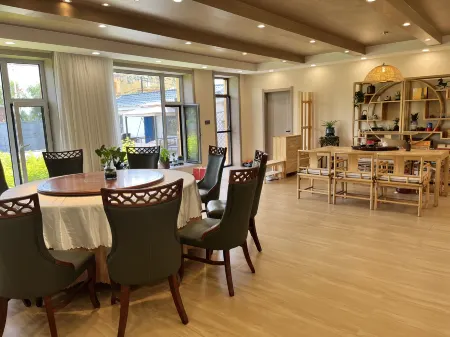 Zizai Xiaozhu Отели в г. Хайлин