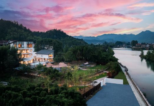 투 무스 오브 반빌라 탕취안 홈스테이 외관