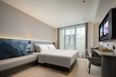 Hangzhou West Lake Wulin Square Huancheng North Road Light Residence Hotel