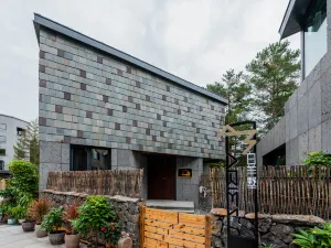 Changbaishan River Valley Hotel