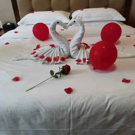 Chuyue Hejin Hotel