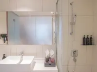 Elong Hotel (Zhaoqing Qixingyan Archway Plaza) Hotels in Zhaoqing
