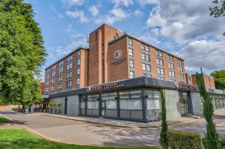 DoubleTree by Hilton London Ealing Отели рядом с достопримечательностью «Илинг»