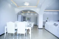 Fuxian Lake Mountain Fengyuyue Homestay