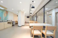Puyou Hotel (Xiamen Zhongshan Road Gulangyu Wharf Branch)