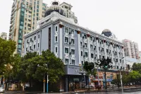 Homeinn Selected Hotel (Shanghai Daning International Plaza Xizang North Road Subway Station) Hotels in District of Hutai and Pengpu