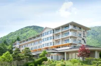 Shuhokaku Kogetsu Hotels near Lake Kawaguchi