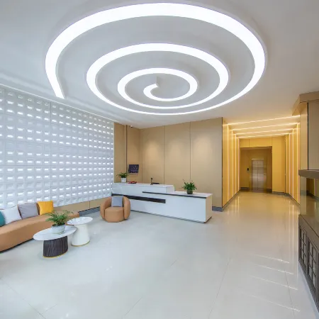Yuantong Smart Hotel (Xuanwei Railway Station)