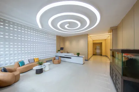 Yuantong Smart Hotel (Xuanwei Railway Station)