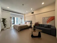 Yueke Chuangyi Movie Hotel (Wuhan Tianhe Airport Aviation Headquarters Subway Station)