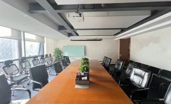 Genting Executive Apartment (Shenzhen North Railway Station Vanke Hesongxuan Branch)