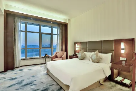 Parkyard Hotel Jiaxing (Nanhu Scenic Area Branch) Отели рядом с достопримечательностью «Jiaxing University (North Campus)»