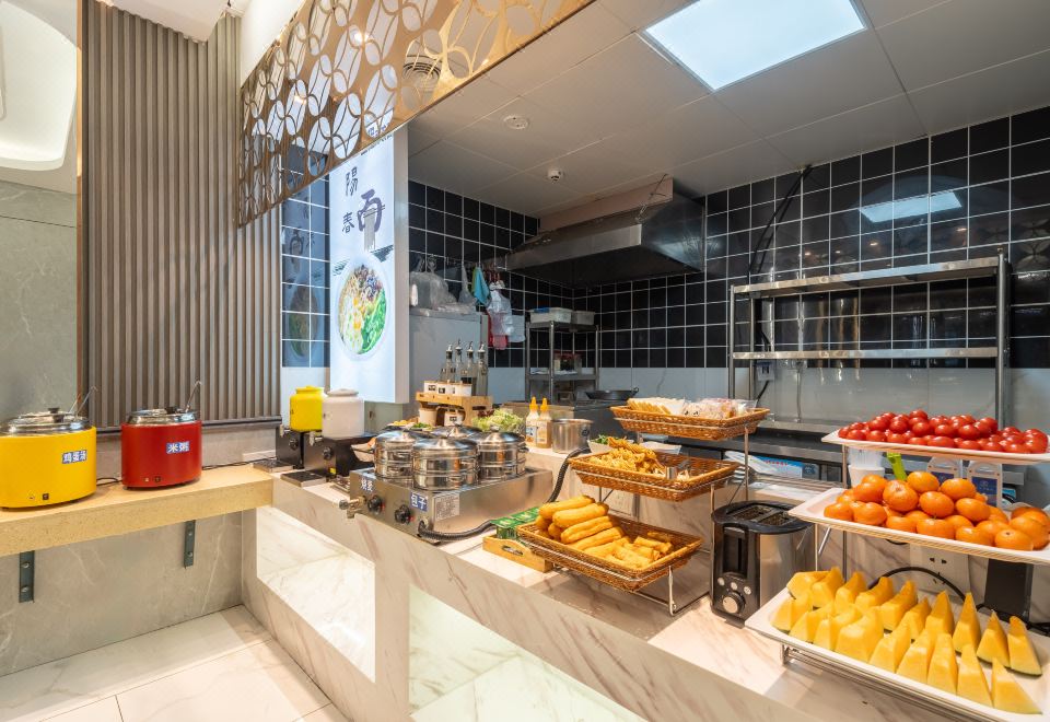 Starway Hotel (Xuzhou High Speed ​​Railway Station Times Plaza) Over view