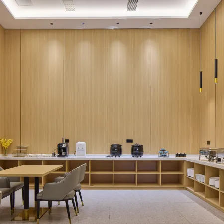 ALL IN Hotel (Yongning Park Wuyue Shopping)