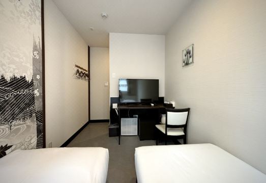 아라시 호텔 난바의 편리한 역세권 위치 표시